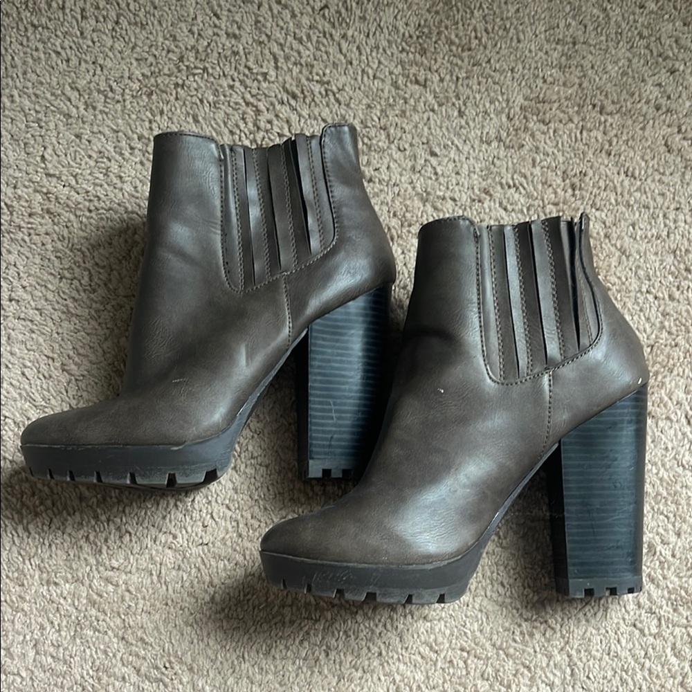 Stylish Gray Ankle Boots for Women